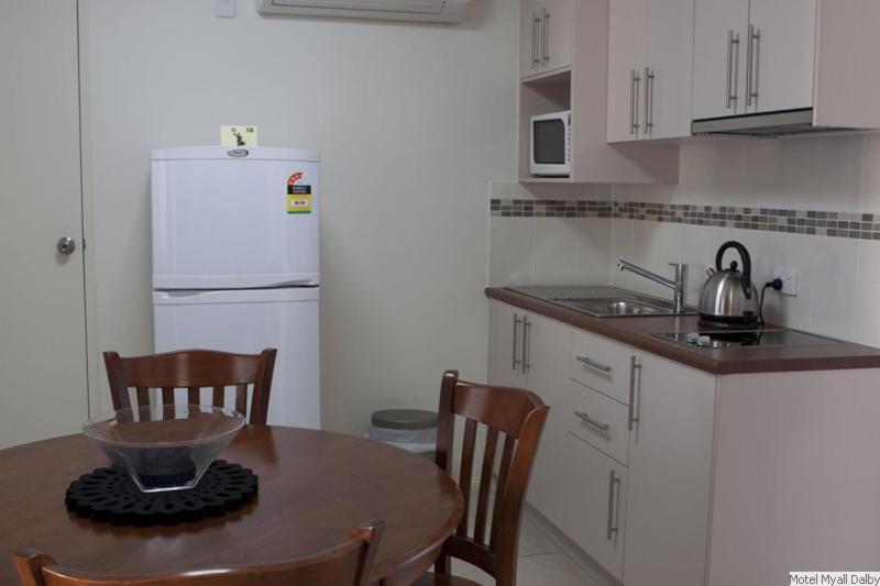 Motel Myall Dalby Kültér fotó