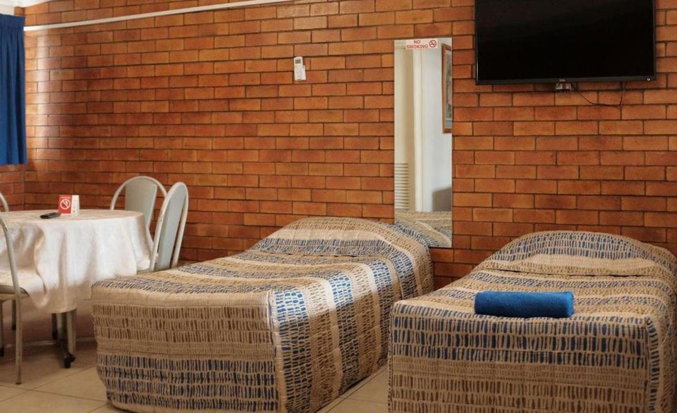 Motel Myall Dalby Kültér fotó